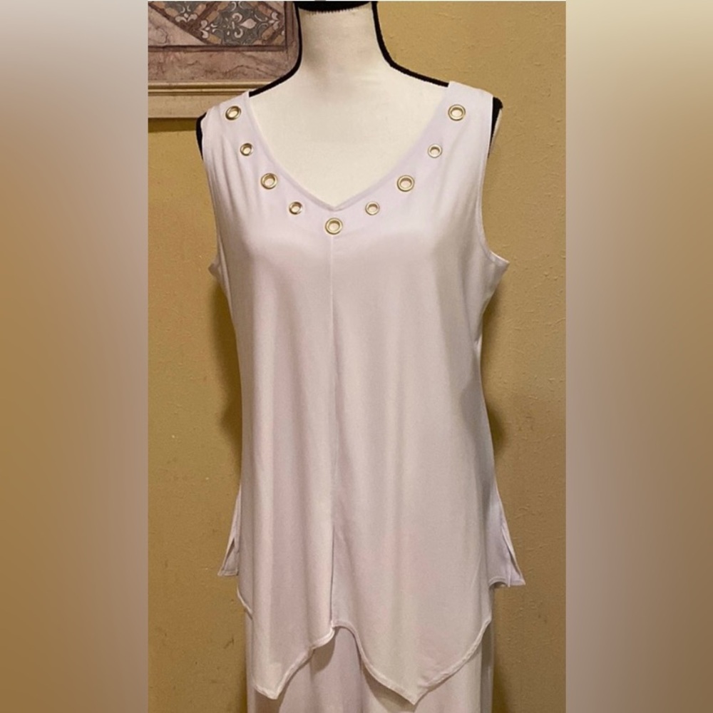 Antthony Large White top and pants